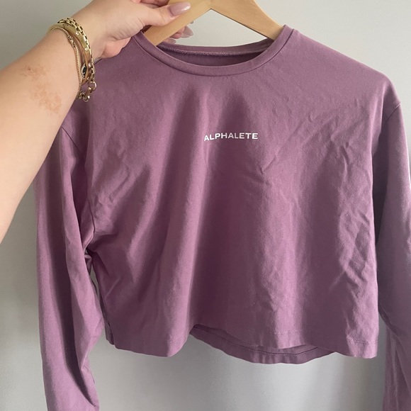 XS Alphalete Crop Longsleeve in Mauve - Picture 2 of 5